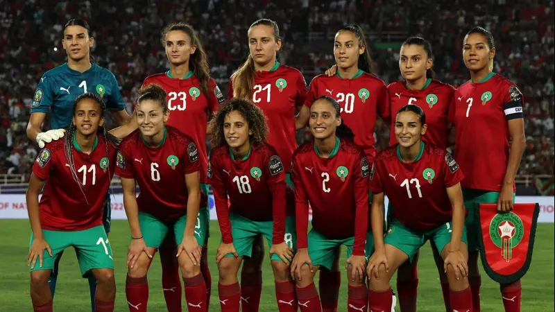 Hậu vệ Morocco nhanh nhẹn ngăn chặn pha tấn công của Pháp