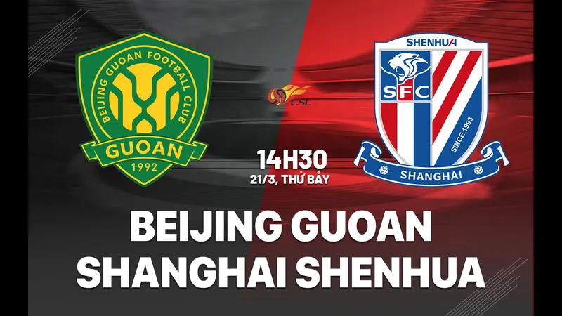 Cầu thủ Shanghai Shenhua và Beijing Guoan tranh chấp bóng trên sân cỏ Cầu thủ Shanghai Shenhua và Beijing Guoan tranh chấp bóng trên sân cỏ