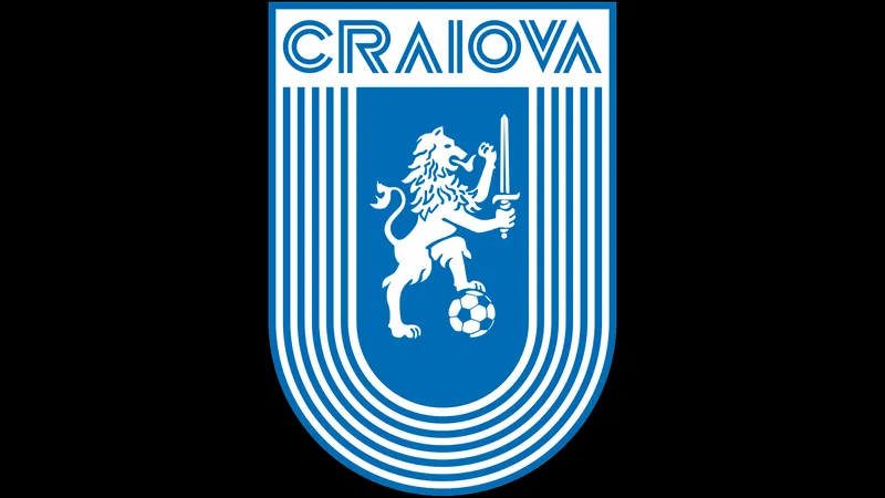 Cầu thủ Univ Craiova cố gắng ngăn chặn đối thủ từ Vitebsk